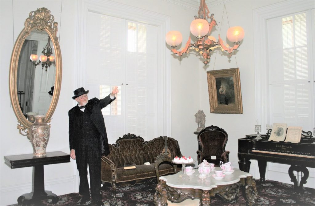 Jim Dumke giving a tour of the Lincoln Tallman House
